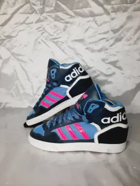 Sepatu Adidas higth