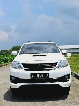 Fortuner VNT TRD 2015 matik.kamera 360.low km