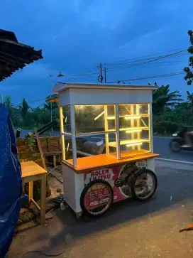 Gerobak KFC / nasi goreng / roti bakar x martabak / pergorengan