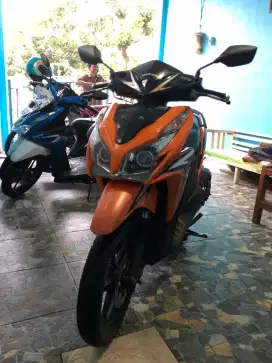 Vario 125 Techno Helm in KZR