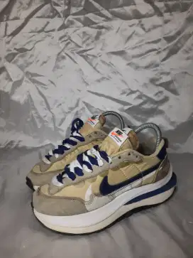 Sepatu nike sacai