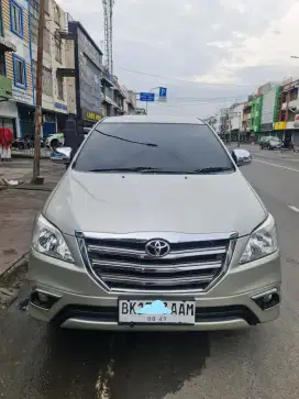 Toyota New Kijang Innova 2.0 G bensin manual 2014