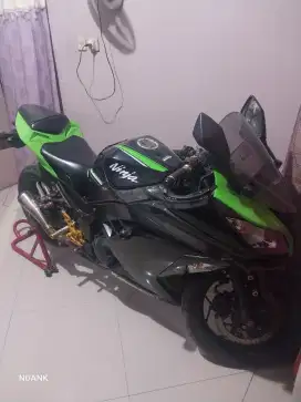 Ninja 250 fi 2 cilinder th 2017 motor tinggal pakai harga bisa nego