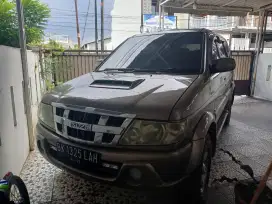 Isuzu Panther Touring Turbo Diesel 2010