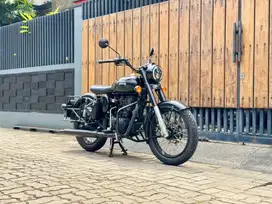 ROYAL ENFIELD CLASSIC 500 FULL PAPER ISTIMEWA STREET REBEL