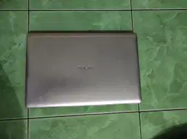 Di Jual laptop Asus S200E