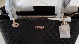 Tas wanita mrek guess