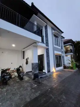 RUMAH MEWAH MINIMALIS GN SOPUTAN DEKAT SEMINYAK KUTA