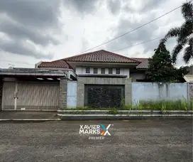 Dijual Rumah Luas Lokasi Strategis di Bukit Dieng, Sukun Malang