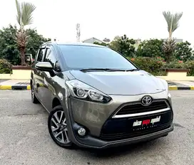 Toyoya Sienta 2017 V Automatic Tangan 1 Servis Record Rutin TOYOTA