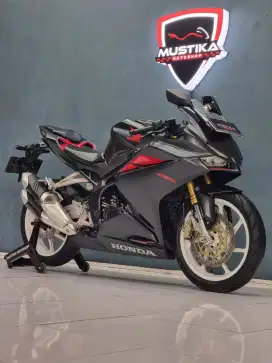 TERMURAH  HONDA CBR 250 TH 2016 HITAM DOFF MULUS. ODO 20RB ASLI