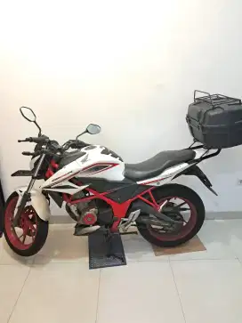 DIJUAL BU!! HONDA CB150R STREETFIRE 2016