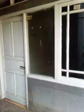 Di jual cepat kontrakan 1 pintu Cipondoh kota tangerang