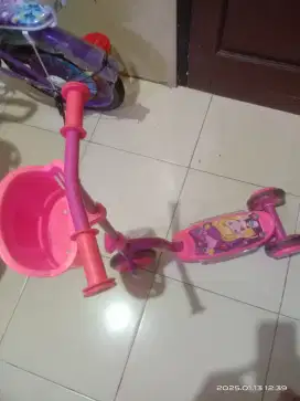 Skuter Anak perempuan