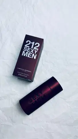 Parfum Pria Original Carolina Herrera 212 Sexy Man