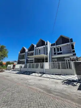 Rumah Baru Gress Tenggilis - Scandinavian Sangat dekat Raya Prapen