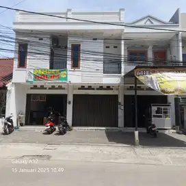 Disewakan ruko bebas banjir lokasi ramai di Jalan Dahlia Indah Raya