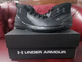 Sepatu basket under armour murah