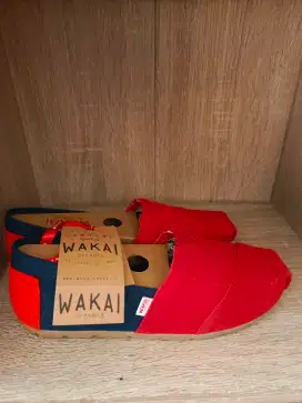 Sepatu Wakai Merah Baru Original