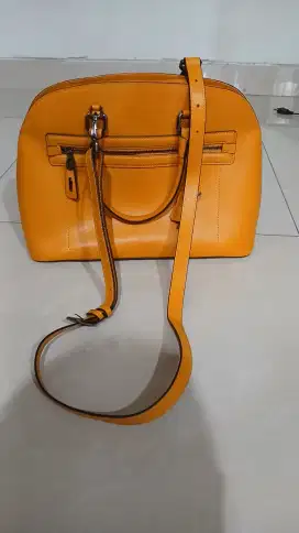 Tas Merk Braun Buffel