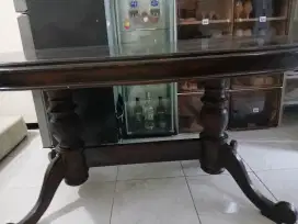 Meja makan kayu jati kokoh