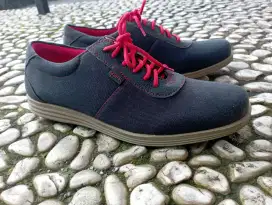 SEPATU BARU OBRAL