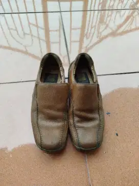 Sepatu kulit second pakalolo size 39