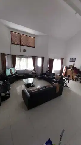 Dijual Rumah Hoek di Sayap Pasteur Sukawarna