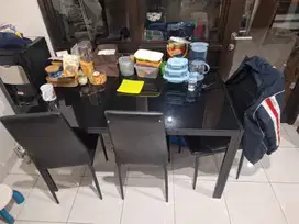 Meja makan Set 4 kursi