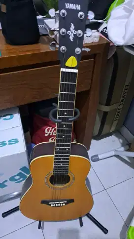 Gitar akustik elektrik