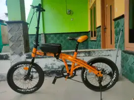 Sepeda Lipat GENIO F-211