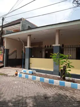 Disewakan rumah PONDOK TROSOBO INDAH TAMAN. SIDOARJO.