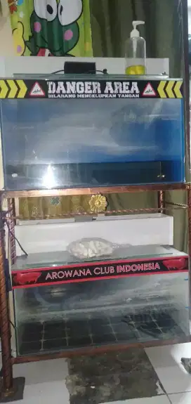 Aquarium + meja lengkap