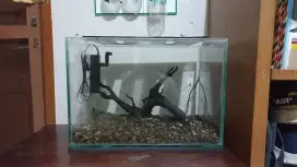 Dijual : Aquarium ukuran 40X25X30 (kondisi 99%)