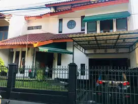 Rumah Pejaten Lux dan terawat dalam kompleks perumahan