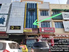 DIJUAL MELALUI LELANG 1 RUKO 3½ LANTAI DI JL. JEND SUDIRMAN KM 3 PLG