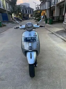 Nia:DP 2,5JT VESPA PRIMAVERA S PLAT B DEPOK PAJAK HIDUP