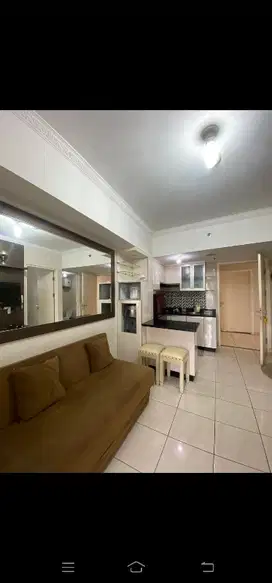 di sewakan unit 3 Br di apartemen Sumarecon bekasi