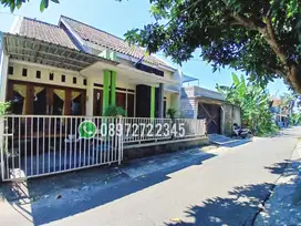 Rumah Ponorogo Keniten Dekat Patung Sukowati