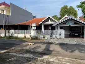 rumah tengah kota semarang cocok untuk kantor bebas banjir