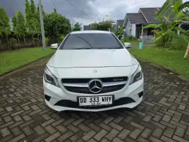 Mercedes benz CLA 200 tahun 2014 transmisi metic triptonic asli makasr