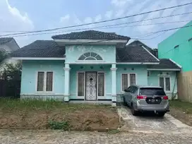 Rumah halaman luas komplek Villa Gardena 1