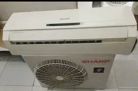 Jual ac Sharp 1/2 pk lowwat 320 watt kondisi 95% ori semua