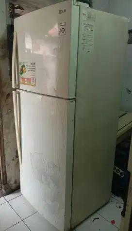 Kulkas 2 pintu LG jumbo inverter