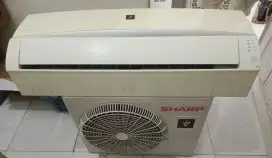 Jual ac Sharp 1/2 pk lowwat 320 watt kondisi 95% ori semua