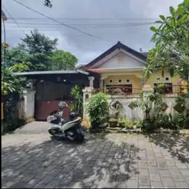 Rumah Cantik Siap untuk dibangun Ulang menjadi Villa di Canggu Bali