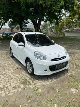 Di jual Nissan March 2013