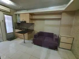 Di sewakan apartemen gading nias tower alamanda lt.21, 2br semi frnsh