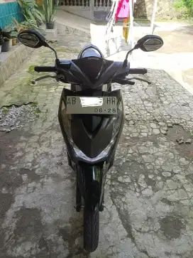 Honda beat silver hitam