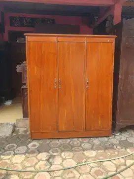 vintage lemari baju jati lemari pakaian jati pintu tiga antik